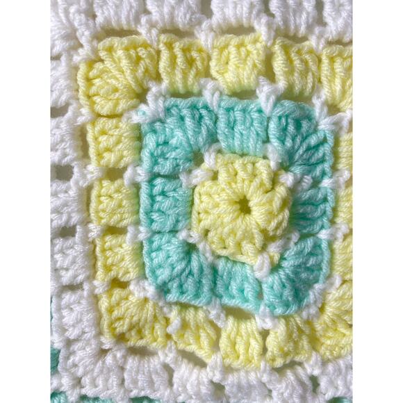 Vintage Crochet Baby Receiving Blanket Handmade 25" Square Afghan Nursery - Picture 3 of 6